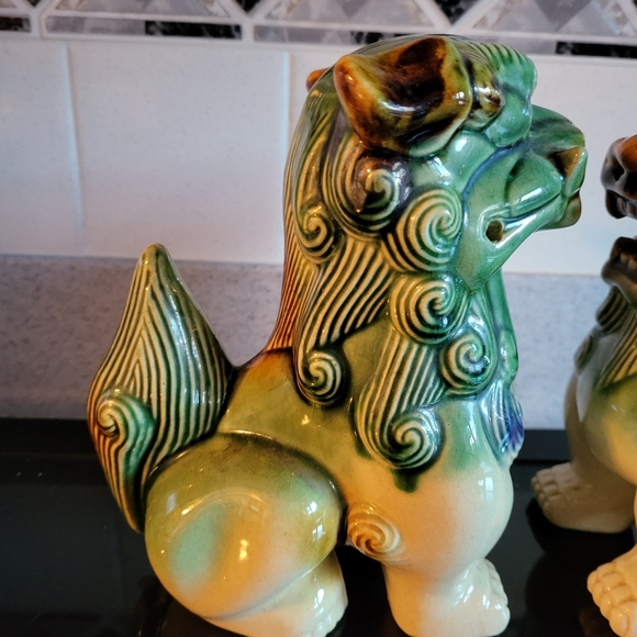 Pair of Chinese Polychrome Ceramic Glaze Foo Dogs - Picture 3 of 16
